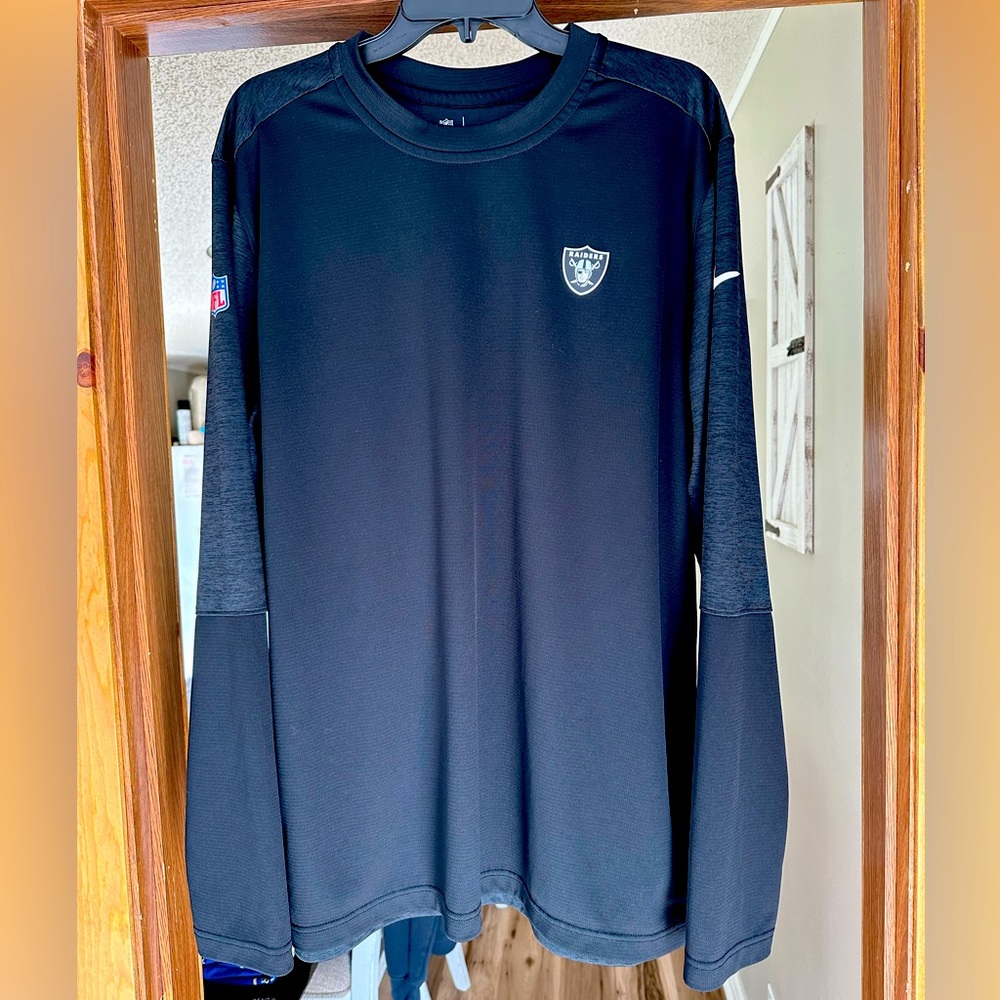 Men's Las Vegas Raiders Nike Black Logo Performance Pullover Size XL